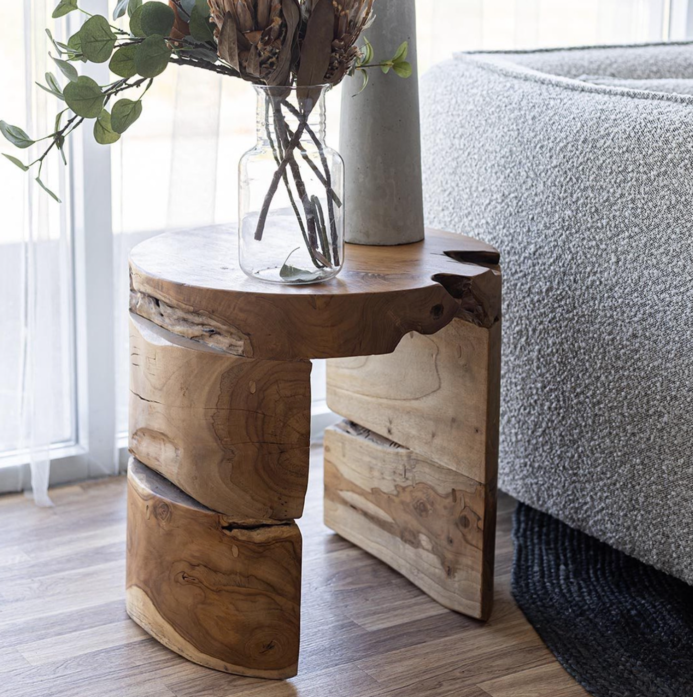Natura Bundar Side Table