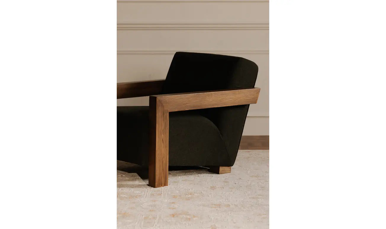 Garnet Lounge Chair